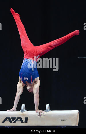 Boston, Massachussetts, USA. 18 Aug, 2018. SAM MIKULAK konkurriert auf dem Pferd in der Endrunde des Wettbewerbs bei TD Garden in Boston, Massachusetts, statt. Credit: Amy Sanderson/ZUMA Draht/Alamy leben Nachrichten Stockfoto