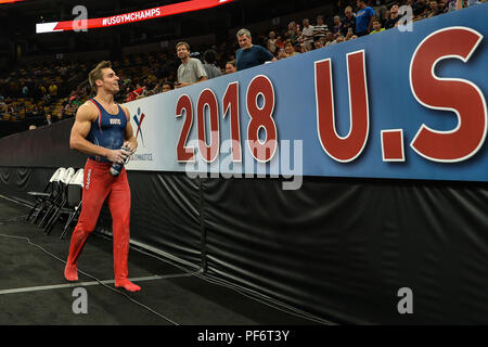 Boston, Massachussetts, USA. 18 Aug, 2018. SAM MIKULAK sieht für seine Freundin in der steht in der Endrunde des Wettbewerbs bei TD Garden in Boston, Massachusetts, statt. Credit: Amy Sanderson/ZUMA Draht/Alamy leben Nachrichten Stockfoto