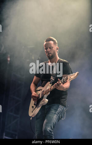 Deutschland, Coburg - 19 Aug 2018 - Konzert, Revolverheld - HUK Coburg OpenAir 2018 - Bild: Revolverheld Preforms bei der HUK Open Air in Coburg, Deutschland. Credit: Ryan Evans/Alamy leben Nachrichten Stockfoto