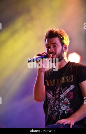 Deutschland, Coburg - 19 Aug 2018 - Konzert, Revolverheld - HUK Coburg OpenAir 2018 - Bild: Revolverheld Preforms bei der HUK Open Air in Coburg, Deutschland. Credit: Ryan Evans/Alamy leben Nachrichten Stockfoto