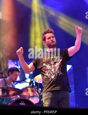 Deutschland, Coburg - 19 Aug 2018 - Konzert, Revolverheld - HUK Coburg OpenAir 2018 - Bild: Revolverheld Preforms bei der HUK Open Air in Coburg, Deutschland. Credit: Ryan Evans/Alamy leben Nachrichten Stockfoto