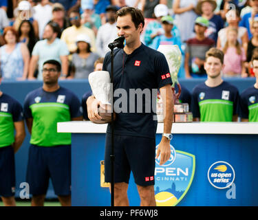 Mason, Ohio, USA. August 19, 2018: Roger Federer (SUI) bei der Preisverleihung am westlichen Süden öffnen, Mason, Ohio, USA. Brent Clark/Alamy leben Nachrichten Stockfoto