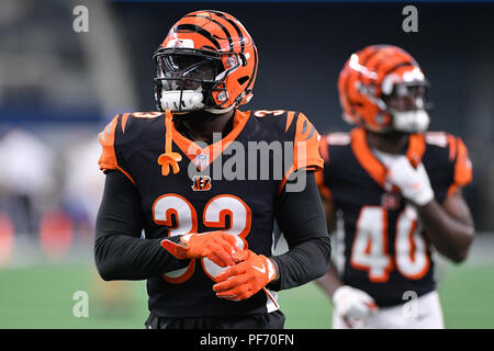 18. August 2018: Cincinnati Bengals zurück laufen Tra Carson (33) erwärmt sich vor der NFL Football Spiel zwischen den Cincinnati Bengals und die Dallas Cowboys bei AT&T Stadium in Arlington, Texas. Shane Roper/Cal Sport Media Stockfoto