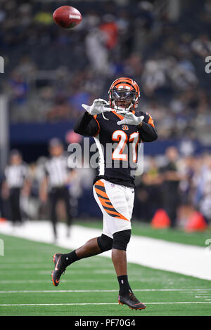 18. August 2018: Cincinnati Bengals cornerback Darqueze Dennard (21) erwärmt sich vor der NFL Football Spiel zwischen den Cincinnati Bengals und die Dallas Cowboys bei AT&T Stadium in Arlington, Texas. Shane Roper/Cal Sport Media Stockfoto