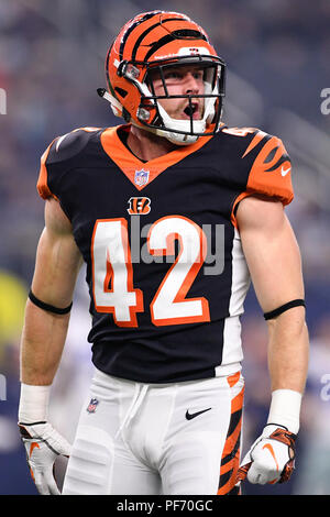 18. August 2018: Cincinnati Bengals Sicherheit Clayton Fejedelem (42) reagiert, nachdem er ein Spiel während der NFL Football Spiel zwischen den Cincinnati Bengals und die Dallas Cowboys bei AT&T Stadium in Arlington, Texas. Shane Roper/Cal Sport Media Stockfoto