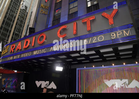 New York, NY, USA. 20 Aug, 2018. Die allgemeine Atmosphäre bei den 2018 MTV Video Music Awards in der Radio City Music Hall in New York City am 20. August 2018. Quelle: Bild Raum/Medien Punch/Alamy leben Nachrichten Stockfoto