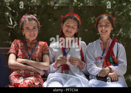 Pamiri Mädchen im Moment, Khorog, Tadschikistan Stockfoto