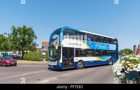 Double Decker Bus Nummer 700, die Postkutschen Süden Coastliner Service, in Rustington, West Sussex, England, UK. Stockfoto