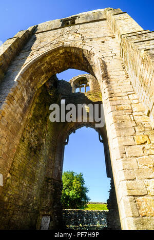 Ruinen von Shap Abbey, ein Prämonstratenser Abtei stammt aus dem späten 12. Jahrhundert. Der Turm ist aus dem 15. Jahrhundert. Stockfoto