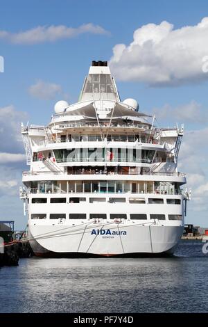 Aarhus, Dänemark - 10 August 2018: Kreuzfahrtschiff AIDA Aura im Hafen von Aarhus in Dänemark Stockfoto