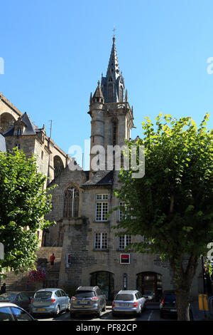 Ansicht der Eglise Saint Melaine vom Place des Otages, Morlaix, Finistere, Bretagne, Frankreich Stockfoto