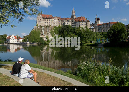 Schloss und Donau, Sigmaringen, Baden-Württemberg, Deutschland Stockfoto