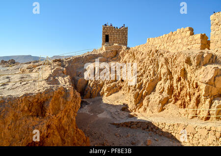 Israel Masada, die Befestigungsanlagen und die Wände um die Metzada Metzada Festung, ist der Standort der alten Paläste und Festungen in Israel auf o Stockfoto