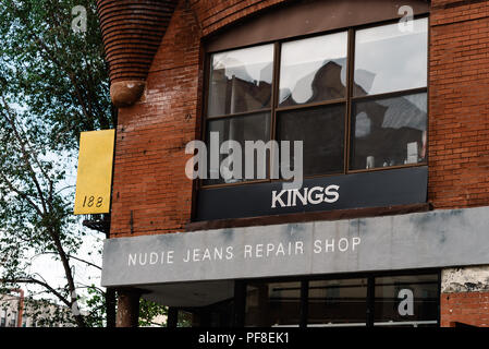 New York City, USA - 20. Juni 2018: Der Eingang zum Nudie Jeans Reparaturwerkstatt in der Bowery, East Village von Manhattan Stockfoto