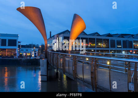 Der Pero Brücke, nach Pero Jones, der in Bristol als Slave von John pinney, schwimmenden Hafen von Bristol, England lebte. Von Eilis O'Connel konzipiert Stockfoto