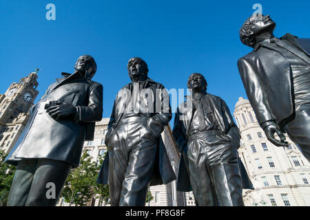 Statue der Beatles von Andrew Edwards auf die Waterfront von Liverpool, Merseyside, England Stockfoto