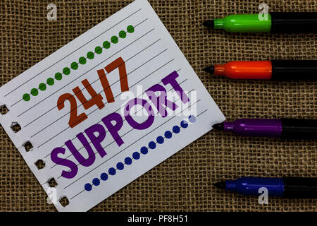 Handschrift Text schreiben 24 7 unterstützen. Begriff Sinne die Unterstützung Service den ganzen Tag und Nacht keine Ausfallzeiten Notebook Papier wichtige Erinnerung Stockfoto