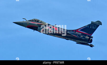 Die Dassault Rafale (französische Aussprache: ​ [ʁafal], wörtlich "windstoß" und "Burst of Fire" an RAF Cosford Air Display 2018 anzeigen Stockfoto