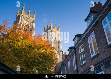 York Minster's West Glockentürme von Moderator Gericht gesehen. Stockfoto