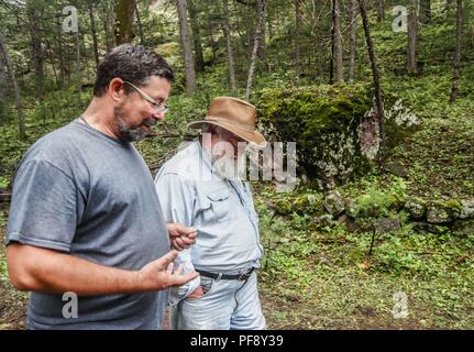 Erinnerung an Paul Martin ..... ............... ............... De expedición Entdeckung Madrense GreaterGood ORG que recaba datos que Syrvaine como Información de Direct para entender mejor las Relaciones biológicas del Archipiélago Madrense y se Usan para proteger y conservar las Tierras de las Islas vírgenes Sonorenses Serranas. Binacional Expedición aye une ein colaboradores de México y Estados Unidos con Experiencias y Especialidades de las Ciencias biológicas variadas, con la intención de aprender Lo más posible sobre Mesa de Tres Ríos, La porción más norteña de la Sierra Madre O Stockfoto