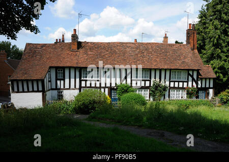 Kirche Cottage, Hatfield, Hertfordshire, ist ein Holz gerahmt Gebäude aus dem späten 16. Jahrhundert, auf dem Kirchhof von St. Etheldreda steht Stockfoto