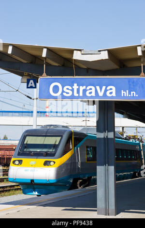 SC Super City Pendolino 680, Hlavní nádraží vlakové, Ostrava, Moravskoslezský kraj, Česká republika/SC Super City Pendolino 680, Ostrava Main railwa Stockfoto