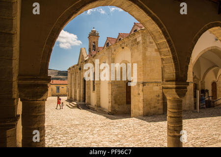 Kloster der Heiligen und Lebenspendenden Kreuzes, Omodos, Zypern. Stockfoto