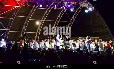 National Symphony Orchestra an Shuttleworths 2018 Flying Proms mit der Opernsängerin Annette Wardell Stockfoto