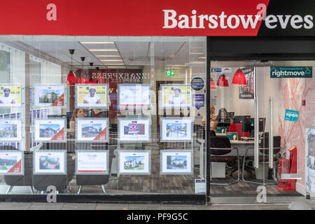 Bairstow Eves (Teil des landesweiten Gruppe plc) Immobilien shop signage in Brentwood Essex Stockfoto