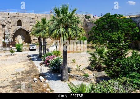 Der Innenhof der Burg von Kyrenia, Kyrenia (Girne), Türkische Republik Nordzypern Stockfoto