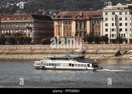 Auf der Donau (Margaret Brücke, der Tag der Verfassung vom 20. August 2018, 11 Uhr) Budapest, Ungarn Stockfoto
