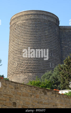 Der Jungfrauenturm (Qiz Qalasi), eine rätselhafte alte Monument, das sich in der Altstadt von Baku Stadt Stockfoto