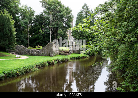 Ein Blick auf die sechs Kilometer Wasser in Antrim Schlossgärten Stockfoto