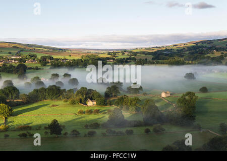 Middleton-in-Teesdale, County Durham, UK. Dienstag 21. August 2018. UK Wetter. Es war ein nebliger Start in den Tag in der North Pennines in der Nähe von Middleton-in-Teesdale. Die Prognose ist für den Nebel mit sonnigen Perioden der Entwicklung am Nachmittag zu löschen. Quelle: David Forster/Alamy leben Nachrichten Stockfoto