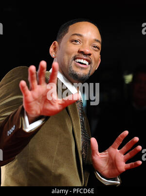 Berlin, Deutschland. 06. Jan 2009. US-Schauspieler Will Smith kommt für die Deutschlandpremiere seines Films? 7 Pfund? Im CineStar Kino?? Am Potsdamer Platz in Berlin, Deutschland, 06. Januar 2009. Der Film wird in den deutschen Kinos am 08. Januar veröffentlicht werden. Credit: Jens Kalaene | Verwendung weltweit/dpa/Alamy leben Nachrichten Stockfoto