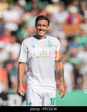 Worms, Deutschland. 18 Aug, 2018. Max Kruse (HB), gute Stimmung. Fußball-DFB-Pokal, 1. Runde, wormatia Worms - SV Werder Bremen (HB) 1:6, am 18/08/2018 in Worms/Deutschland. ##DFL-Bestimmungen verbieten die Verwendung von Fotografien als Bildsequenzen und/oder quasi-Video## | Verwendung der weltweiten Kredit: dpa/Alamy leben Nachrichten Stockfoto