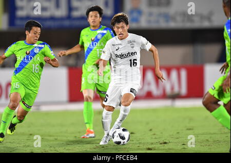 Kanagawa, Japan. 19 Aug, 2018. Mitsuki Saito (Bellmare), Kyogo Furuhashi (vissel) Fußball: 2018 J1 Liga Match zwischen Shonan Bellmare 0-2 Vissel Kobe an Shonan BMW Stadion Hiratsuka in Kanagawa, Japan. Quelle: LBA/Alamy leben Nachrichten Stockfoto