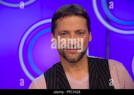 Patrick Bach, Deutschland, Schauspieler, Portrait, Portrait, Portrait, abgeschnitten, Einzelbild, einzigen Motiv, Gäste der Show 'Dingsda', TV-Programm, aufgezeichnet am 26.06.2018 in Köln | Verwendung weltweit Stockfoto