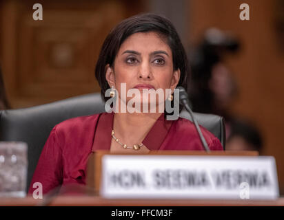 Washington, Vereinigte Staaten von Amerika. 21 Aug, 2018. Seema Verma, Administrator, Zentren für Medicare and Medicaid Services, US-Ministerium für Gesundheit und soziale Dienste, bezeugt vor der United States Senate Committee on Homeland Security & Staatliche Angelegenheiten in einer Anhörung mit dem Titel "Die Prüfung von CMS Bemühungen Medicaid Betrug und Überzahlungen' auf dem Capitol Hill in Washington, DC am Dienstag, 21. August 2018 zu Kämpfen. Credit: Ron Sachs/CNP | Verwendung der weltweiten Kredit: dpa/Alamy leben Nachrichten Stockfoto