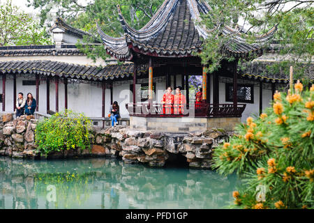 Hochzeit Paare, Hochzeitsfotografen, demütige Administratoren Garten,, Suzhou, Provinz Jiangsu, Volksrepublik China, Volksrepublik China, China Stockfoto