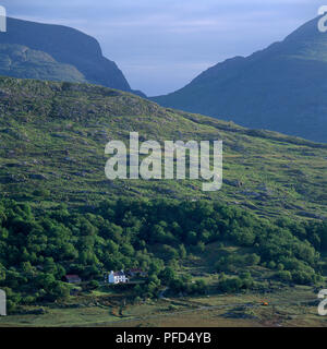 Irland, die atemberaubende Berglandschaft und der üppigen Landschaft in der Nähe von Moll's Gap am Ring of Kerry Stockfoto