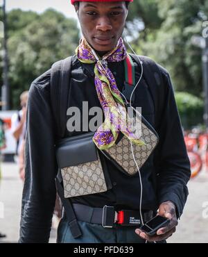 Florenz, Italien. 14 Juni, 2018. Florenz-14 Juni 2018 Männer auf der Straße während der Pitti. Credit: Mauro Del Signore/Pacific Press/Alamy leben Nachrichten Stockfoto