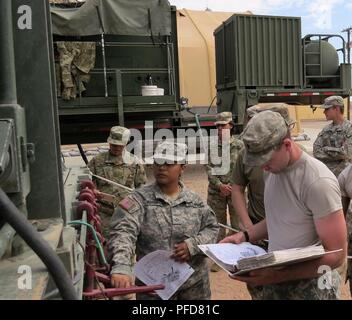 U.S. Army Reserve Soldaten mit der 974Th Quartermaster Firma von Amarillo, TX, vorbeugende Wartung und Dienstleistungen Wäscheservice Advanced System während der jährlichen Schulung der Einheit an Ft. Glückseligkeit, TX, Jun 6, 2018. Die 974Th QM-Co ist als einer von der US-Army Reserve bereit, Kraft x Einheiten identifiziert. Diese Schulungsveranstaltung wird sichergestellt, dass im Falle eines großen Konflikt, der 974Th ist ein Kampf - bereit und fähig ist Mitglied der Gesamtkraft. Stockfoto