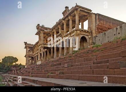 Ahmedabad, Gujarat, Indien, Dezember 08,2014 volle Sicht auf Sarkhej Roza Stockfoto