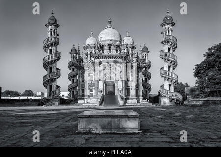 Junagarh, Gujarat, Indien, Dezember 11,2014 eine vollständige Ansicht der Grab von Bahar-ud-din Bahar Stockfoto