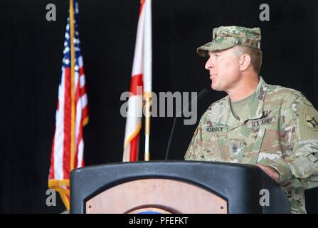 Command Sgt. Maj. James B. Kendrick, die eingehenden command Sergeant ...