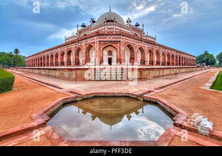 New Delhi, India-June 03, 2015 Blick von Humayun Grabmal unter blauem Himmel Stockfoto