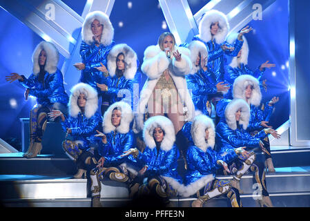 Jennifer Lopez auf der Bühne an der 2018 MTV Video Music Awards in der Radio City Music Hall in Los Angeles, USA statt. Bild Datum: Montag, August 20, 2018. Siehe PA Geschichte SHOWBIZ VMAs. Foto: PA/PA-Kabel auf der Bühne im Jahr 2018 MTV Video Music Awards statt, die auf dem Forum in Los Angeles, USA. Bild Datum: Montag, August 20, 2018. Siehe PA Geschichte SHOWBIZ VMAs. Foto: PA/PA-Kabel Stockfoto