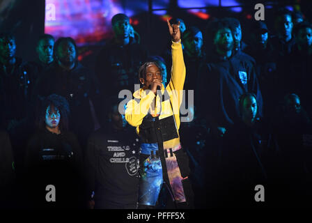 Travis Scott führt auf der Bühne im Jahr 2018 MTV Video Music Awards in der Radio City Music Hall in Los Angeles, USA statt. Bild Datum: Montag, August 20, 2018. Siehe PA Geschichte SHOWBIZ VMAs. Foto: PA/PA-Kabel auf der Bühne im Jahr 2018 MTV Video Music Awards statt, die auf dem Forum in Los Angeles, USA. Bild Datum: Montag, August 20, 2018. Siehe PA Geschichte SHOWBIZ VMAs. Foto: PA/PA-Kabel Stockfoto