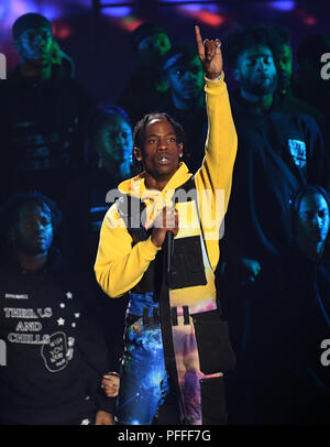 Travis Scott führt auf der Bühne im Jahr 2018 MTV Video Music Awards in der Radio City Music Hall in Los Angeles, USA statt. Bild Datum: Montag, August 20, 2018. Siehe PA Geschichte SHOWBIZ VMAs. Foto: PA/PA-Kabel auf der Bühne im Jahr 2018 MTV Video Music Awards statt, die auf dem Forum in Los Angeles, USA. Bild Datum: Montag, August 20, 2018. Siehe PA Geschichte SHOWBIZ VMAs. Foto: PA/PA-Kabel Stockfoto